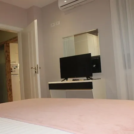 Luxury Blloku Tirana Apartment-2
