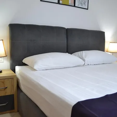 Seaview Gateway 2 Bedrooms Apartment & Private Garage-3
