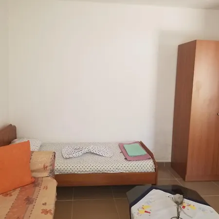 Keno'S Apartment-2