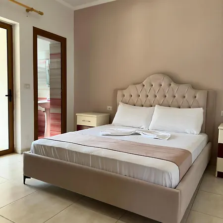 Evelina Ernild Rooms-3