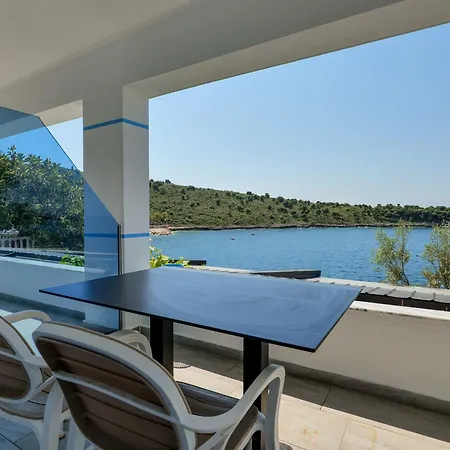 Fabeno Villa-2