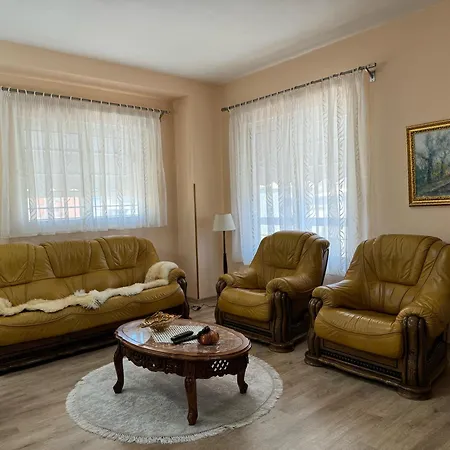 Era'S Apartment-2