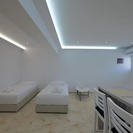 Livia'S Guesthouse-3