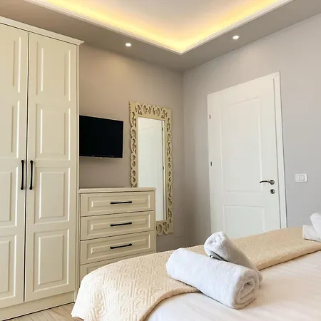 Luna Rooms & Apartments-2