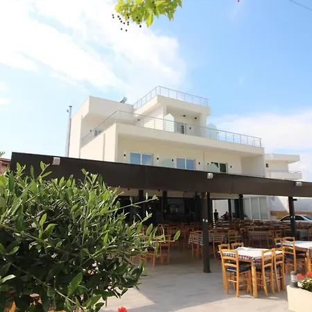 Moonshine Hotel-3