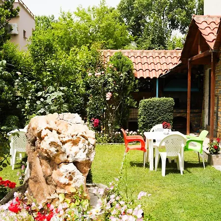 Vila Aliaj Luxury Apartment With 2 Rooms With Private Wonderful Terrace-3