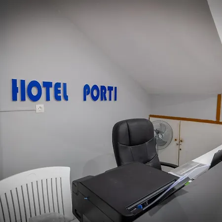 Hotel Porti-2