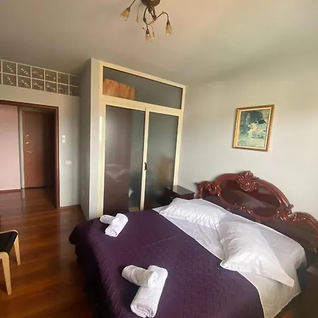 Stay The Night Shkodra Apartment City Centre-3