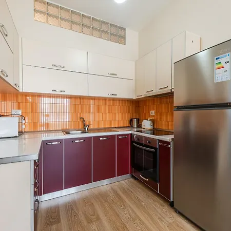 Belleview Apartment 4-3