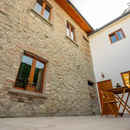 Intown Guesthouse Shkoder-3