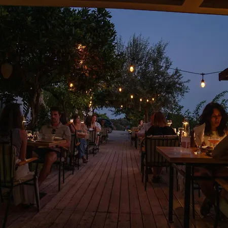 Aphrodite'S Garden-3