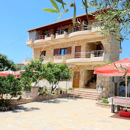 Ksamil City Center Villa-3
