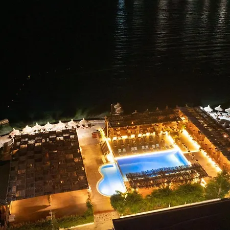 Grand Hotel Saranda-3