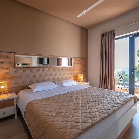 New Heaven Hotel-2
