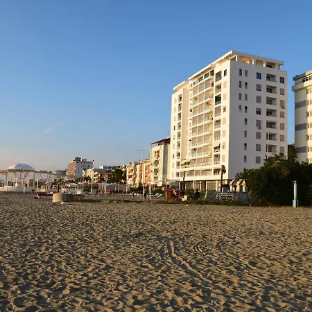 Brisa del Mar Beachfront Apartments-3