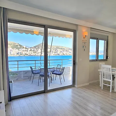 Eli'S Seafront Apartment-3