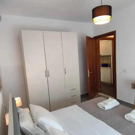Tropicana Apartments-3