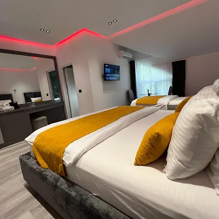 Breezy Hotel-2