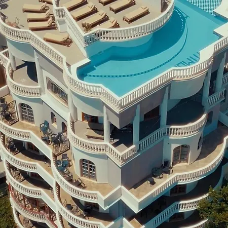 Monte Cristo Hotel - Rooftop Pool-3