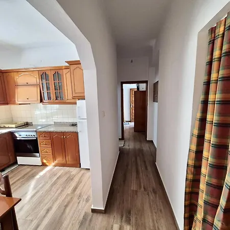 Vita Apartment - Spacious Garden And Balcony 5 Min To Beach & Center-3