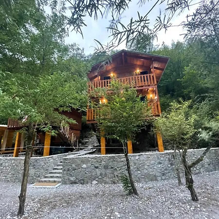 Guri I Lekes Guesthouse-3