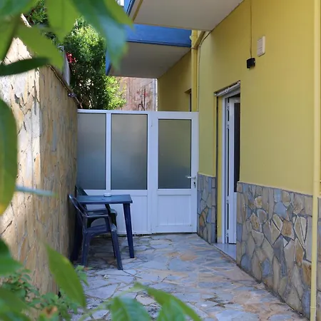 Amelia Apartments-2