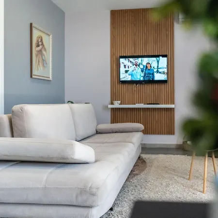 Palm Suites Apartment-Suite-3