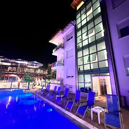 Brian Hotel-2