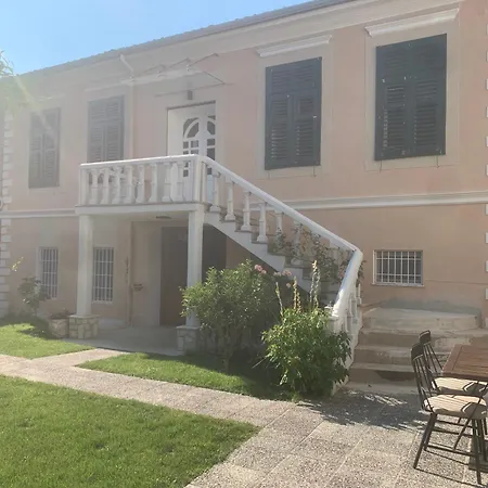 Vintage Villa-3