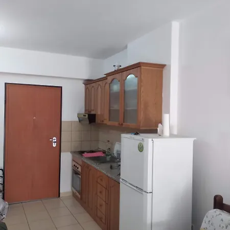 Geni Apartment-2