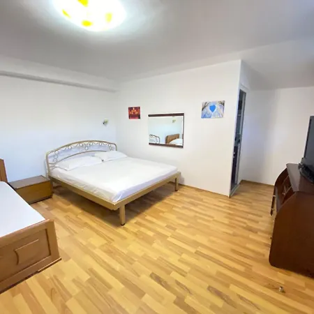 Apartamente & Dhoma Me Qera Ditore-3