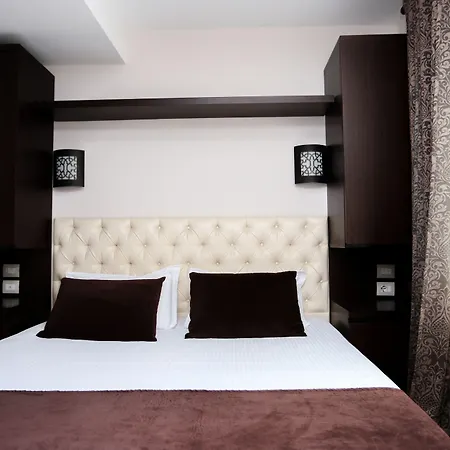 Hotel Town House-3