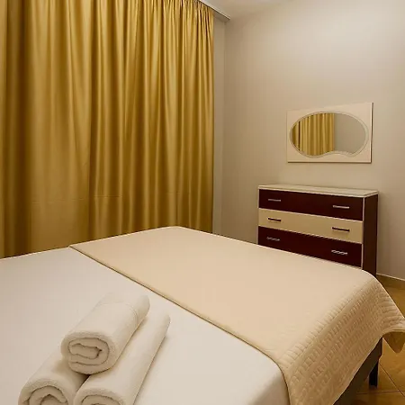 Trumpets Apartment-2