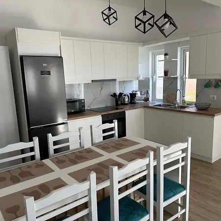 Alexandra'S Apartments-2