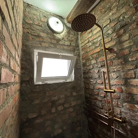 Intown Guesthouse Shkoder-2
