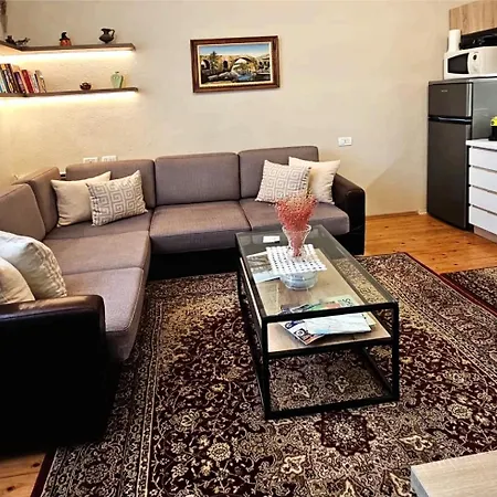 All Seasons Apartments - Free Parking & City Center-2