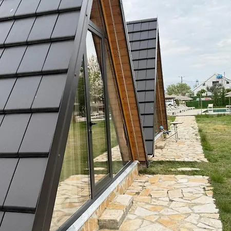 Windmill Shkodra Gesthouse Camping & Grill-3