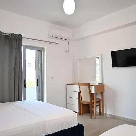 Lux Apartments 2-2
