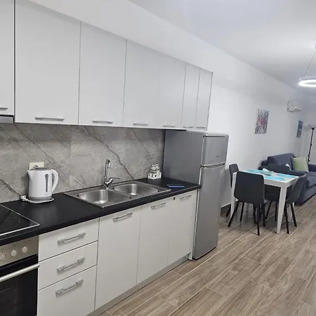 Sunny Bay Apartments-2