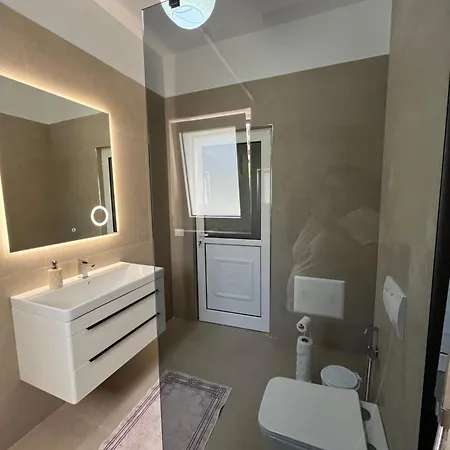 Iljazi'S Apartaments-2