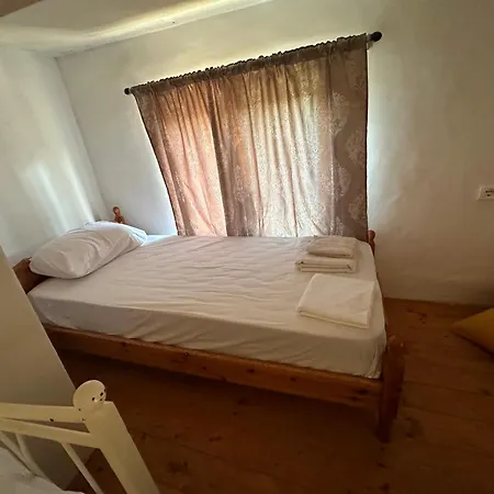 Garden Villa Lake Side & Glamping-3