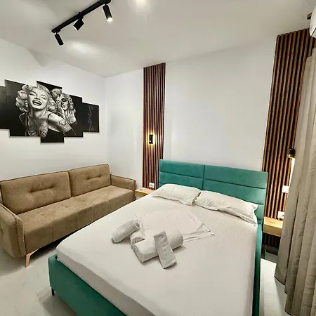 Full Moon Apartments-3