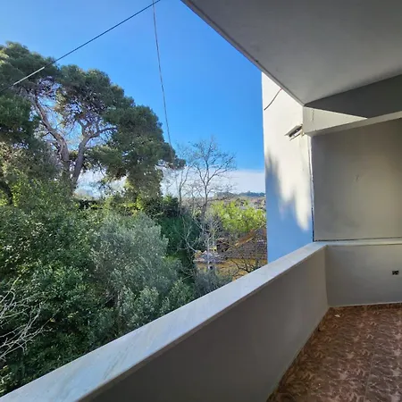Jozi Kaiser Apartment 1-3