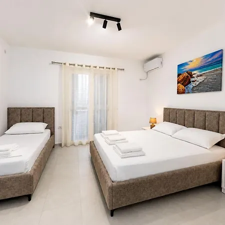 Villa Kanto (Holiday apartments&rooms)-3