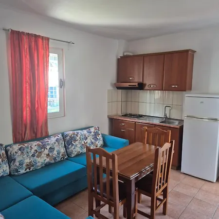 Rooms And Apartments Analipsi-2