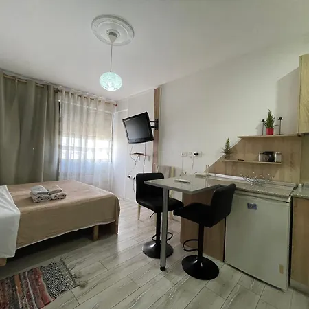 Piazza Downtown Cozy Studio - Enjoy Travel-2