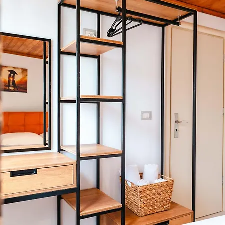 Crown Deluxe Apartments-3