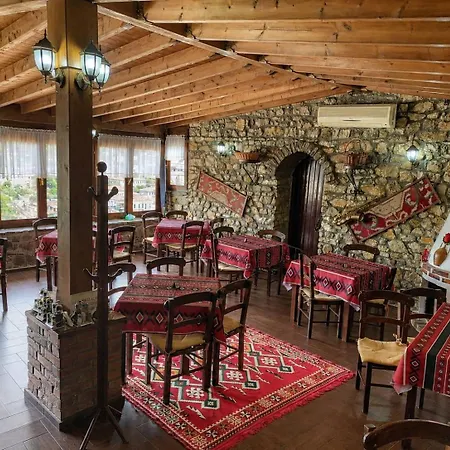 Guva Mangalem Boutique Hotel & Restaurant -Berat Old Town View-2