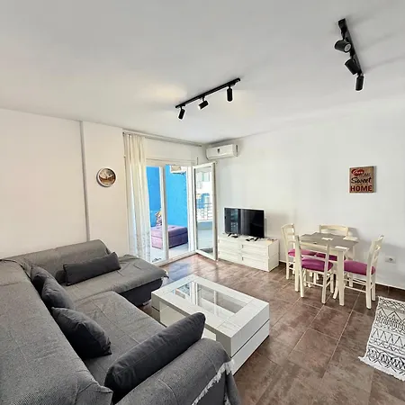 Seaview Apartment-3