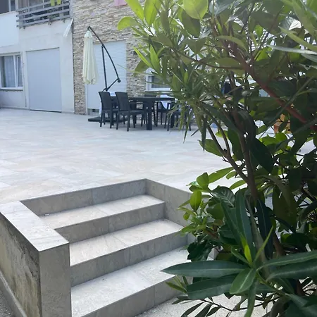 Eme Apartments - Kompleksi Lura 2 Gjiri I Lalzit-2